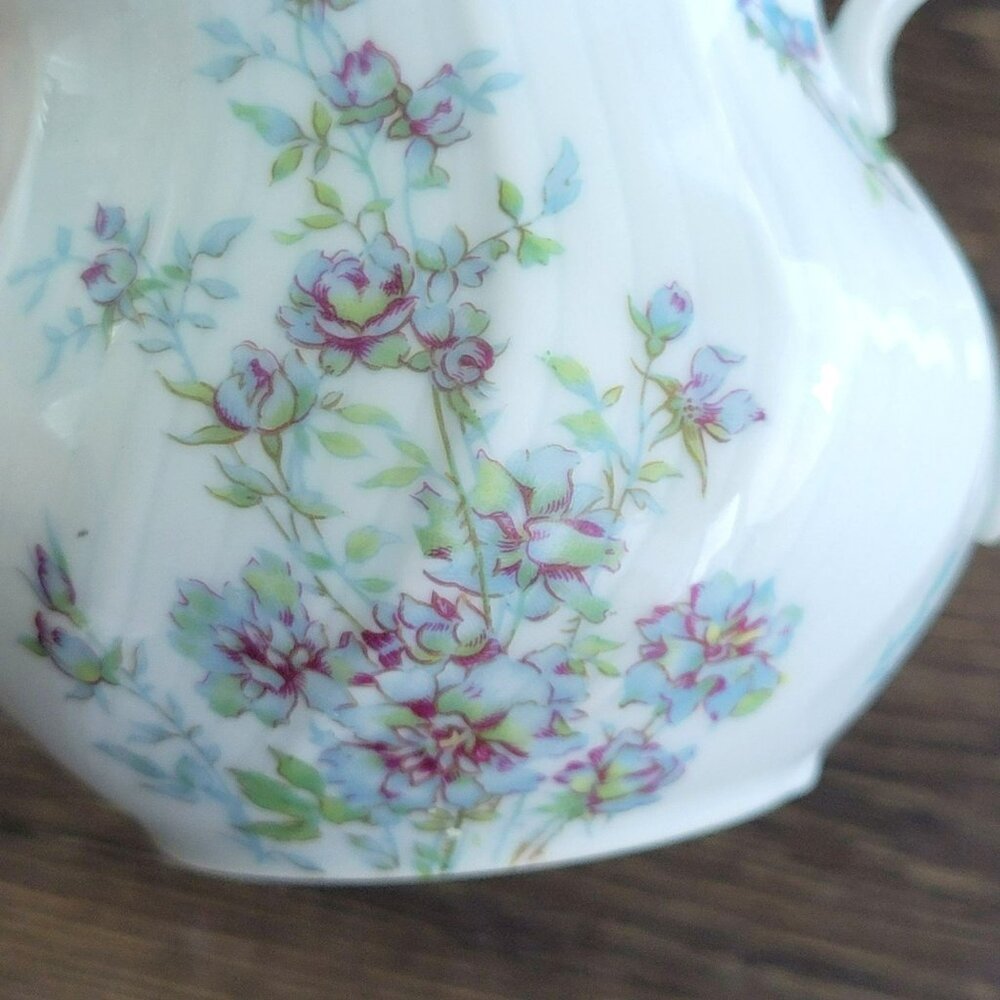 Vintage Bernardaud Limoges Gabrielle Sugar Bowl & Lid, Shabby Chic Blue Floral - Picture 5 of 11